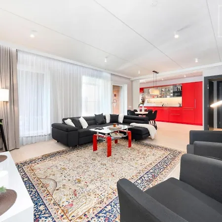 Top-floor 97m2 2br - Balcony - 2 Parking Spaces Apartment