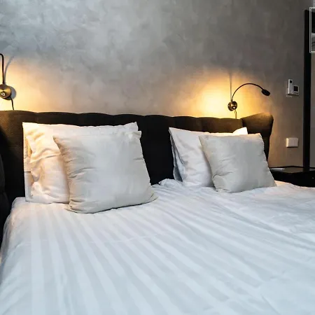 Apartment Top-floor 97m2 2br - Balcony - 2 Parking Spaces *